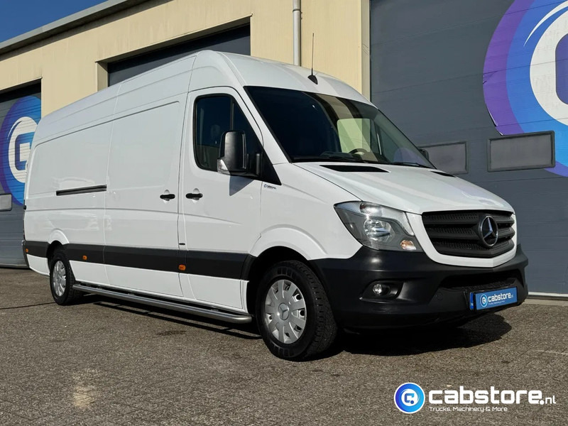 Mercedes-Benz Sprinter 316 CDI L3/H2 316 CDI Euro 5 - L3/H2 - Automaat - Geïntegreerde rijplaten in vloer - Bearlock - Year 2015 - Nieuwe banden - Gesloten bestelwagen: afbeelding 2 Mercedes-Benz Sprinter 316 CDI L3/H2 316 CDI Euro 5 - L3/H2 - Automaat - Geïntegreerde rijplaten in vloer - Bearlock - Year 2015 - Nieuwe banden - Gesloten bestelwagen: afbeelding 2