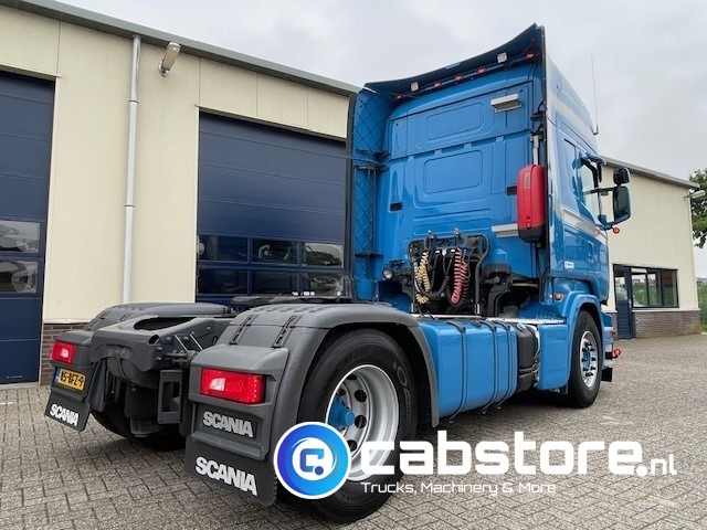 Scania R450 LA4X2MNA Euro 6 Topline Scania R450 LA4X2MNA Euro 6 - Topline - 2 Dieseltanks - Bouwjaar 2015 - Good condition - Trekker: afbeelding 4 Scania R450 LA4X2MNA Euro 6 Topline Scania R450 LA4X2MNA Euro 6 - Topline - 2 Dieseltanks - Bouwjaar 2015 - Good condition - Trekker: afbeelding 4