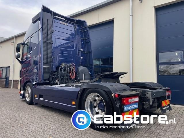 Volvo FH 500 4x2 Euro 6 - MEGA - Pneumatische Hefschotel - Bouwjaar 08-2018 - VEB+ Brake - Full Air - Globetrotter XL- NL Truck!! - Trekker: afbeelding 3 Volvo FH 500 4x2 Euro 6 - MEGA - Pneumatische Hefschotel - Bouwjaar 08-2018 - VEB+ Brake - Full Air - Globetrotter XL- NL Truck!! - Trekker: afbeelding 3