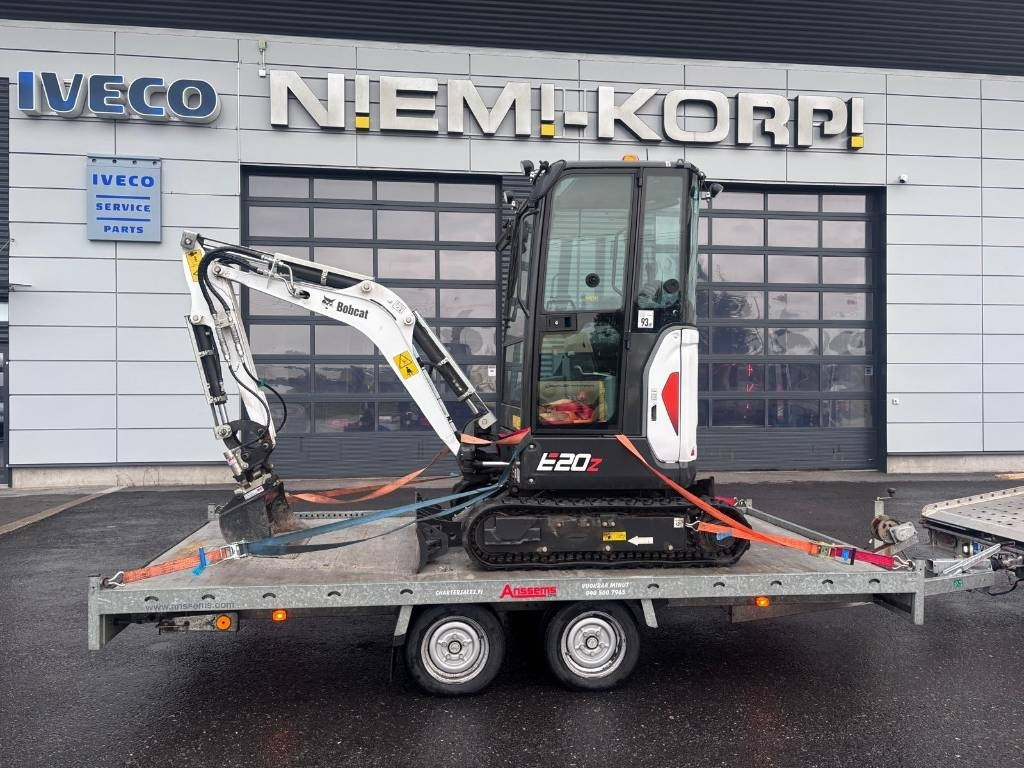 Bobcat E20Z vain 113h ajettu - Minigraafmachine: afbeelding 1 Bobcat E20Z vain 113h ajettu - Minigraafmachine: afbeelding 1