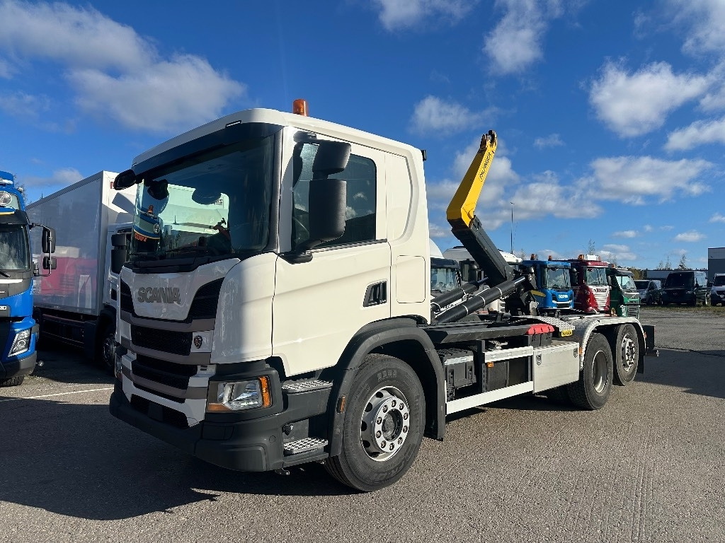 Scania P 360 - Haakarmsysteem vrachtwagen: afbeelding 1 Scania P 360 - Haakarmsysteem vrachtwagen: afbeelding 1