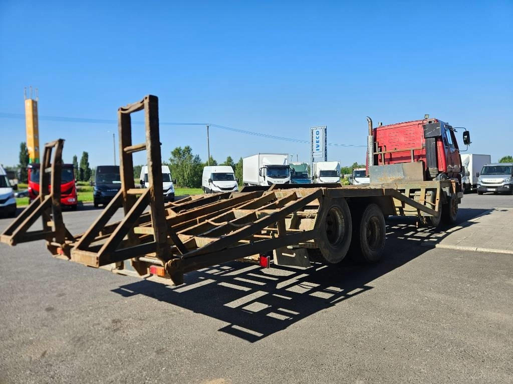 Sisu SM300 8X2 - Houttransport: afbeelding 5 Sisu SM300 8X2 - Houttransport: afbeelding 5