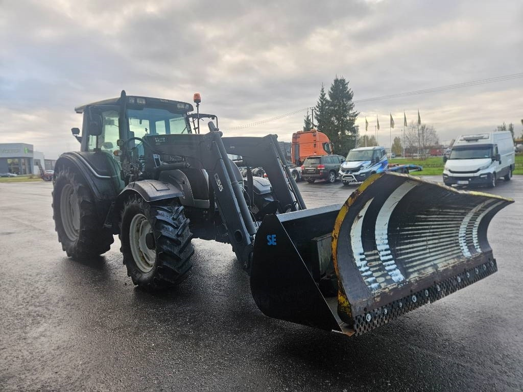 Valtra N121 HT ,53kmh, trukkipiikit, kauha, aura - Tractor: afbeelding 3 Valtra N121 HT ,53kmh, trukkipiikit, kauha, aura - Tractor: afbeelding 3