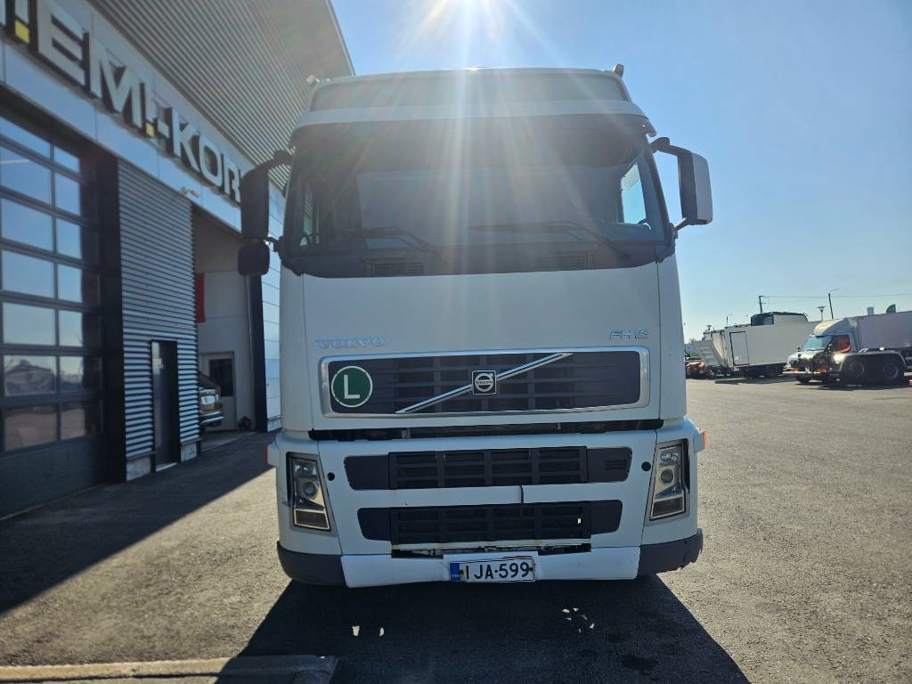 Volvo FH12 460 - Haakarmsysteem vrachtwagen: afbeelding 2 Volvo FH12 460 - Haakarmsysteem vrachtwagen: afbeelding 2