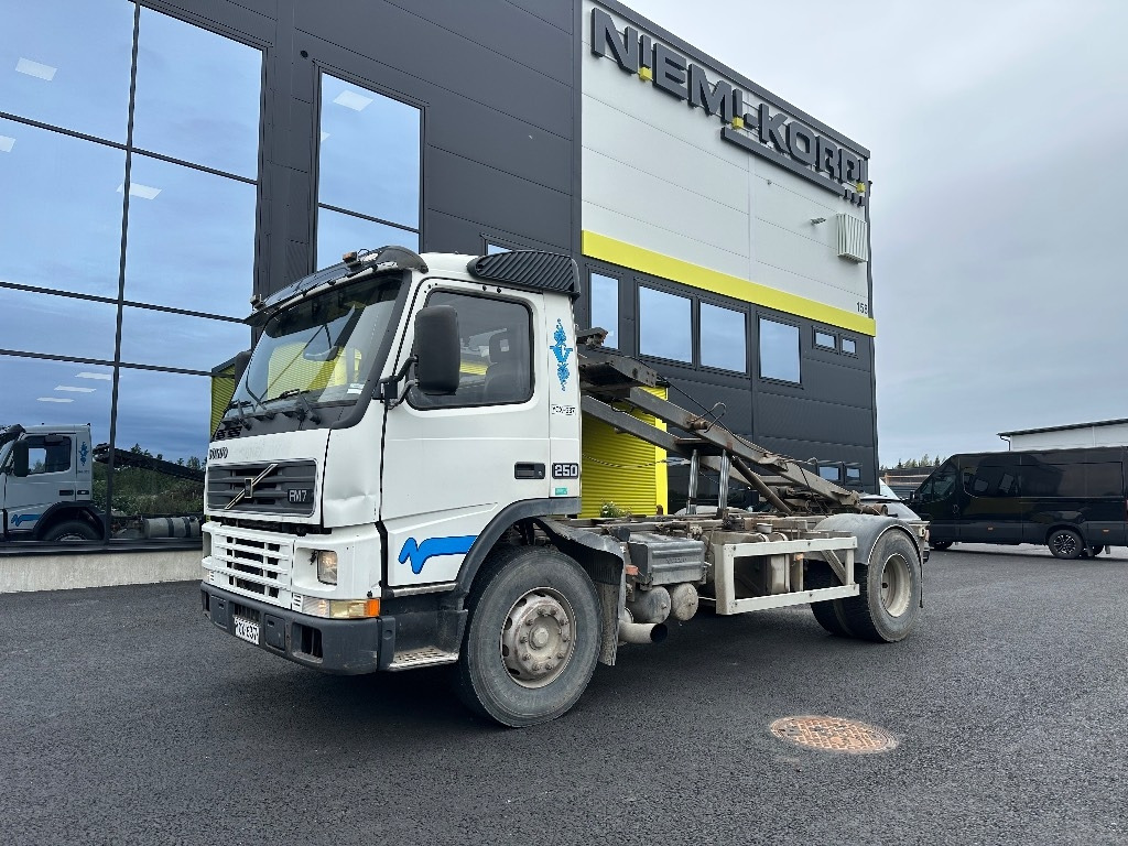 Volvo FM7 4x2 vaijerilaitteilla - Portaalarmsysteem vrachtwagen: afbeelding 1 Volvo FM7 4x2 vaijerilaitteilla - Portaalarmsysteem vrachtwagen: afbeelding 1