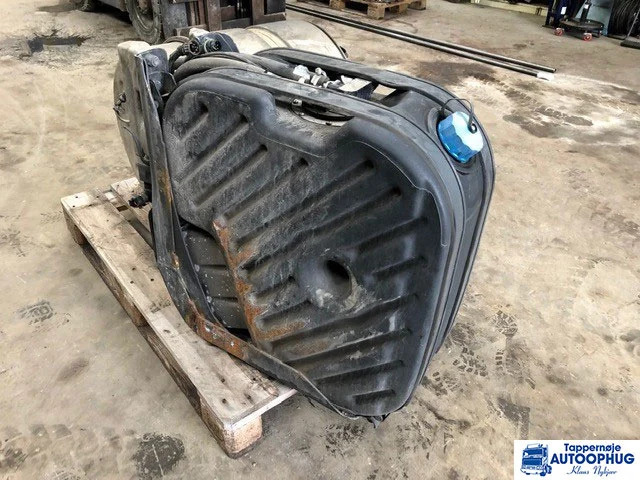 Scania Adblue pumpe Adblue tank P/N: 2141802 – 1884225 - AdBlue Tank voor Vrachtwagen: afbeelding 1 Scania Adblue pumpe Adblue tank P/N: 2141802 – 1884225 - AdBlue Tank voor Vrachtwagen: afbeelding 1