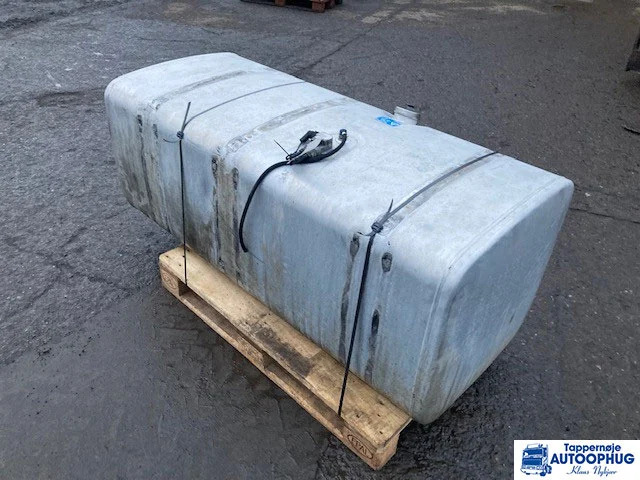 Scania Diesel tank 700 liter Scania 1871192 - Brandstoftank voor Vrachtwagen: afbeelding 2 Scania Diesel tank 700 liter Scania 1871192 - Brandstoftank voor Vrachtwagen: afbeelding 2