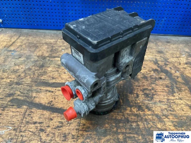 Scania EBS module – Scania 2653379 - Elektrisch systeem voor Vrachtwagen: afbeelding 2 Scania EBS module – Scania 2653379 - Elektrisch systeem voor Vrachtwagen: afbeelding 2