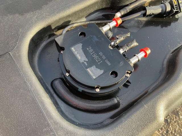 Scania Reductant pick-up unit – Scania 2819621 - Elektrisch systeem voor Vrachtwagen: afbeelding 1 Scania Reductant pick-up unit – Scania 2819621 - Elektrisch systeem voor Vrachtwagen: afbeelding 1