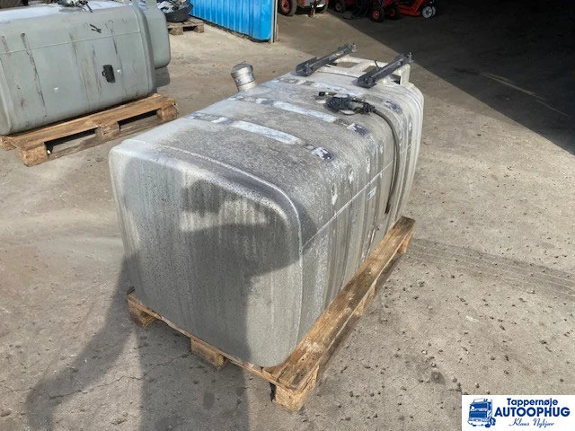Scania fuel tank 610 liter Scania 2132702 - Brandstoftank voor Vrachtwagen: afbeelding 3 Scania fuel tank 610 liter Scania 2132702 - Brandstoftank voor Vrachtwagen: afbeelding 3