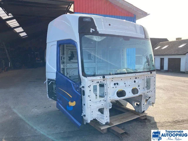 Volvo FH4 førerhus / cabine / CAP HI 215 - Cabine en interieur voor Vrachtwagen: afbeelding 1 Volvo FH4 førerhus / cabine / CAP HI 215 - Cabine en interieur voor Vrachtwagen: afbeelding 1