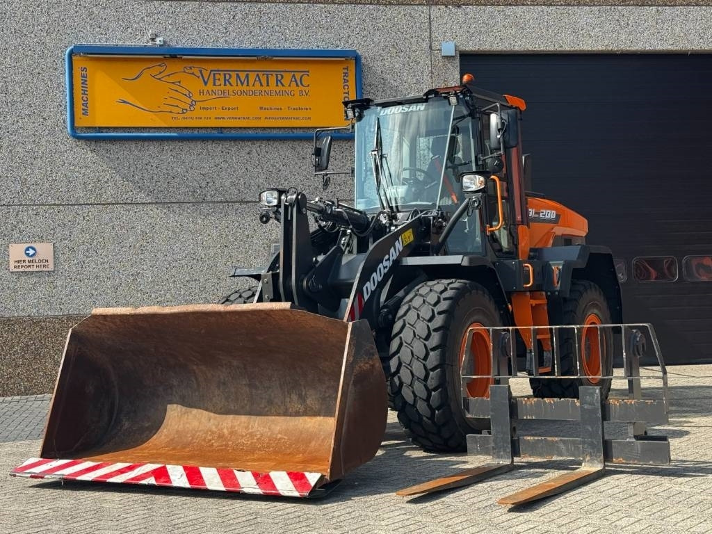 Doosan DEVELON / DOOSAN DL200-7, central lubrication, 202 - Schranklader: afbeelding 2 Doosan DEVELON / DOOSAN DL200-7, central lubrication, 202 - Schranklader: afbeelding 2