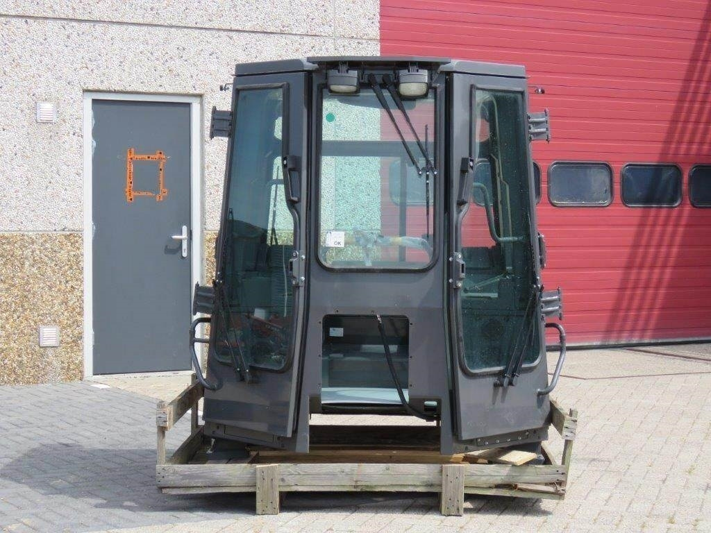 New Holland CE - Cabine voor Bouwmachine: afbeelding 4 New Holland CE - Cabine voor Bouwmachine: afbeelding 4