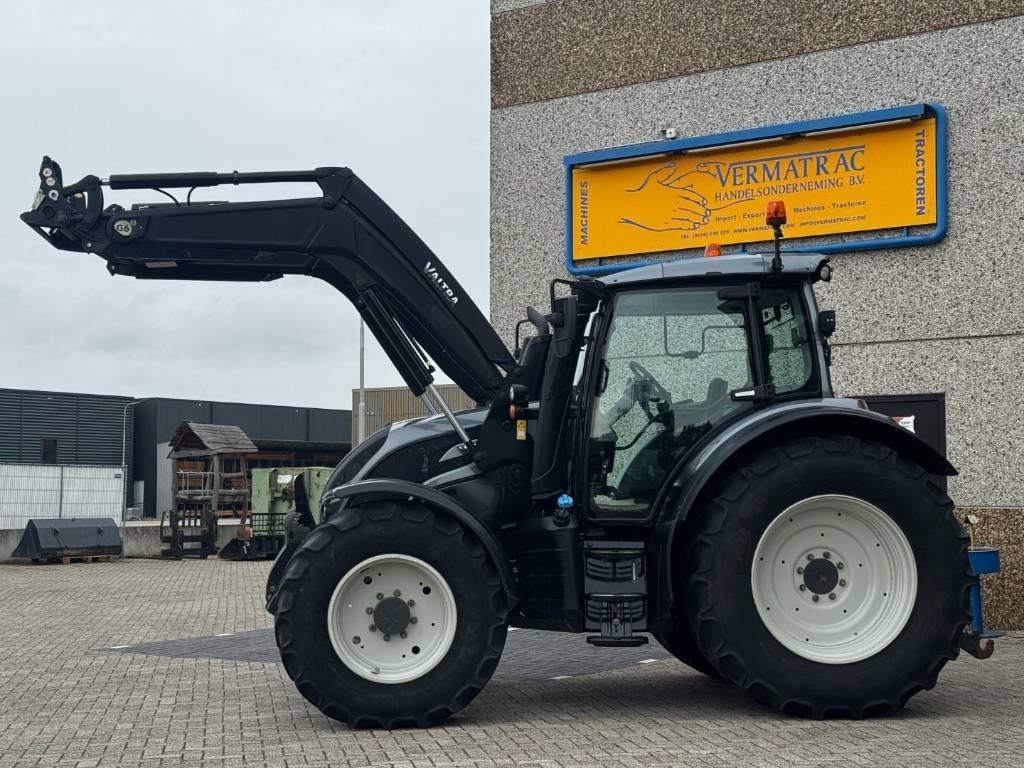 Valtra N174D, Frontlinkage + PTO, Frontloader, 3846 hours - Tractor: afbeelding 2 Valtra N174D, Frontlinkage + PTO, Frontloader, 3846 hours - Tractor: afbeelding 2