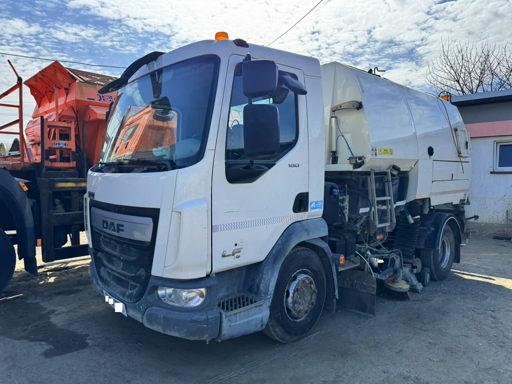 Veegwagen DAF LF180: afbeelding 6