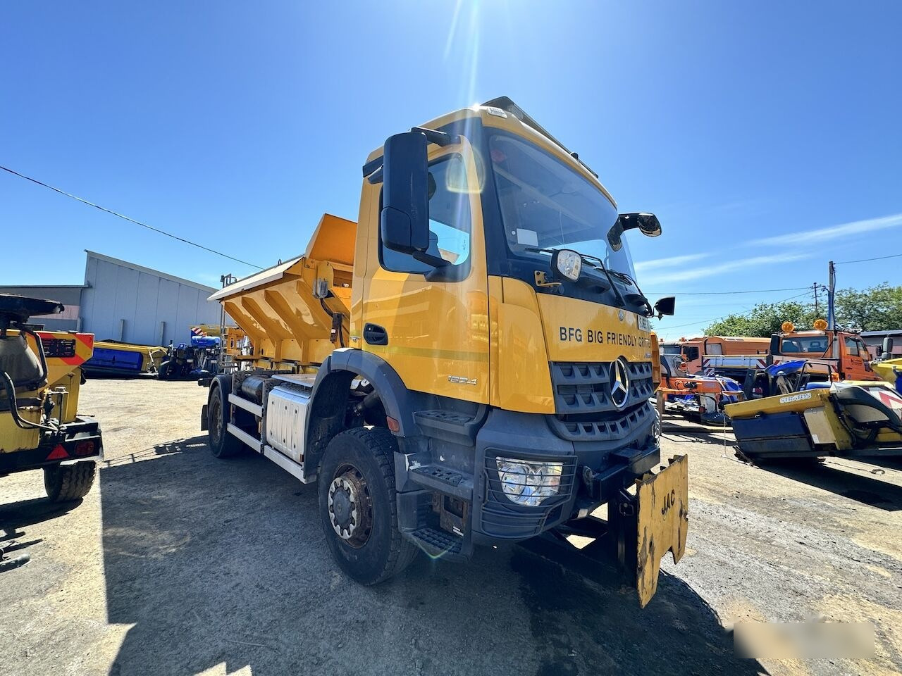 Mercedes-Benz 1824 - Gemeentelijke machine/ Speciaal, Vrachtwagen: afbeelding 2 Mercedes-Benz 1824 - Gemeentelijke machine/ Speciaal, Vrachtwagen: afbeelding 2