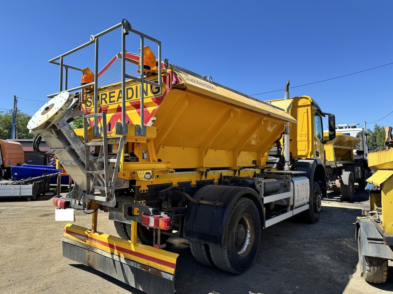 Mercedes-Benz 1824 - Gemeentelijke machine/ Speciaal, Vrachtwagen: afbeelding 3 Mercedes-Benz 1824 - Gemeentelijke machine/ Speciaal, Vrachtwagen: afbeelding 3