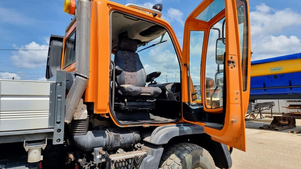 Mercedes-Benz Unimog U527 - Gemeentelijke machine/ Speciaal: afbeelding 3 Mercedes-Benz Unimog U527 - Gemeentelijke machine/ Speciaal: afbeelding 3