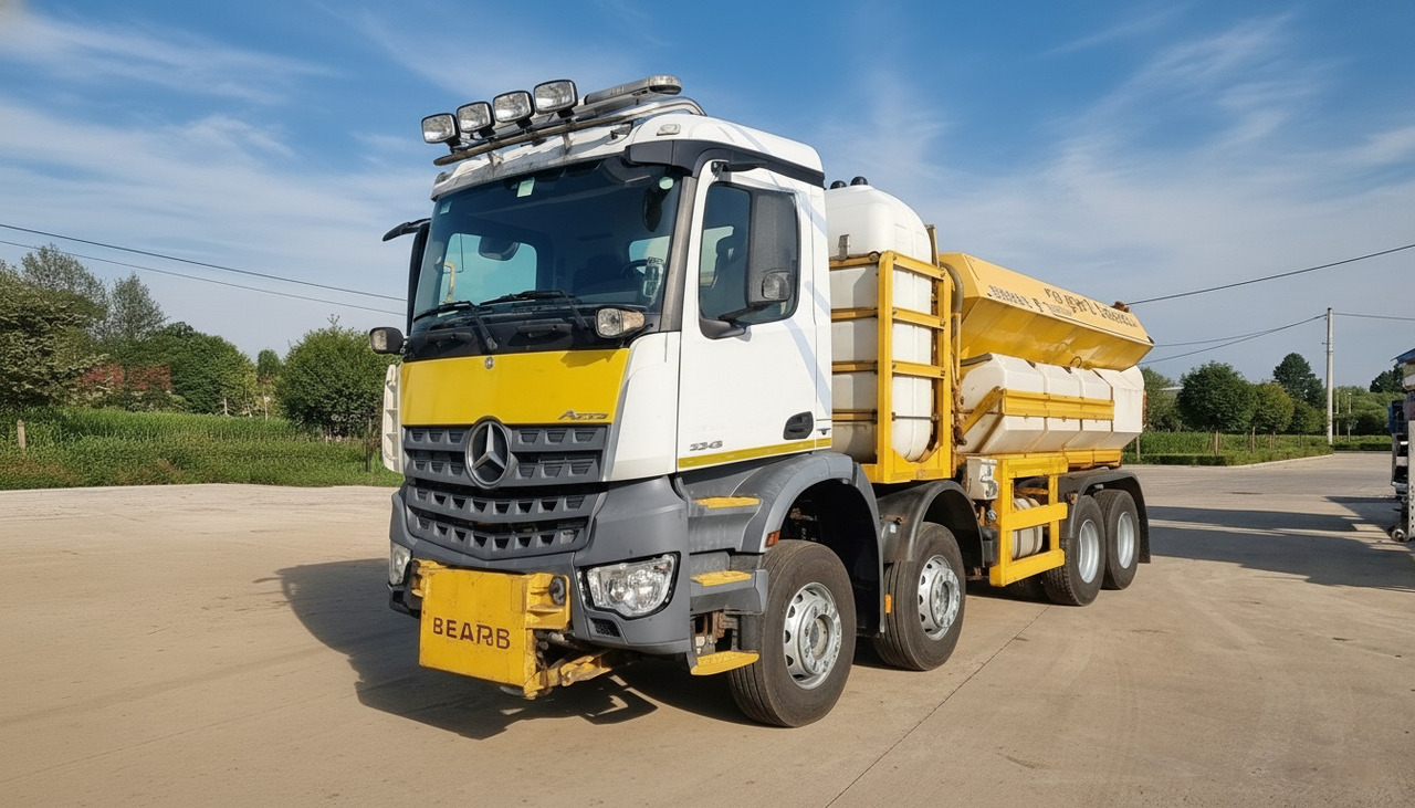MERCEDES-BENZ AROCS 3243 8x4 | Euro 6 | Piaskarko Solarka Econ 12m³ - Sneeuwruimer: afbeelding 1 MERCEDES-BENZ AROCS 3243 8x4 | Euro 6 | Piaskarko Solarka Econ 12m³ - Sneeuwruimer: afbeelding 1