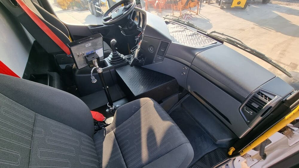 MERCEDES-BENZ AROCS 3243 8x4 | Euro 6 | Piaskarko Solarka Econ 12m³ - Sneeuwruimer: afbeelding 2 MERCEDES-BENZ AROCS 3243 8x4 | Euro 6 | Piaskarko Solarka Econ 12m³ - Sneeuwruimer: afbeelding 2