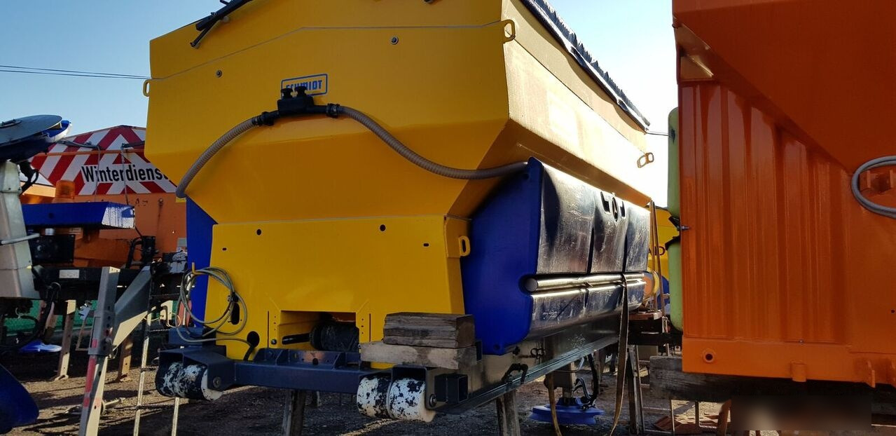 Schmidt STRATOS - Zout/ Zandstrooier voor Gemeentelijke machine/ Speciaal: afbeelding 5 Schmidt STRATOS - Zout/ Zandstrooier voor Gemeentelijke machine/ Speciaal: afbeelding 5
