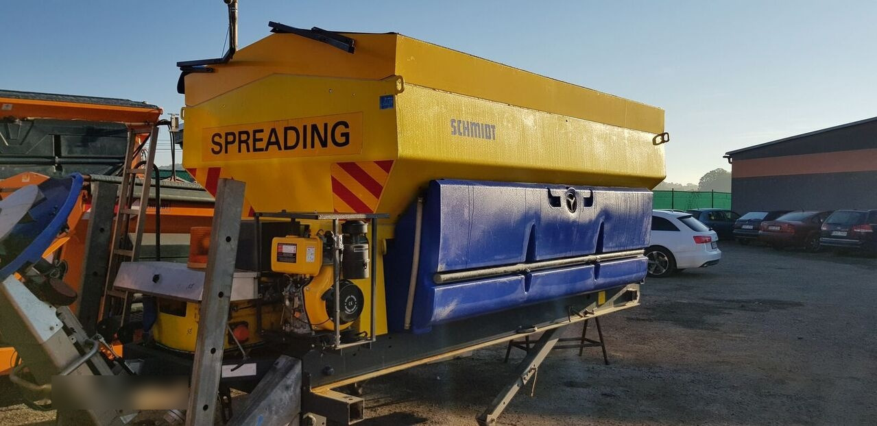 Schmidt STRATOS - Zout/ Zandstrooier voor Gemeentelijke machine/ Speciaal: afbeelding 2 Schmidt STRATOS - Zout/ Zandstrooier voor Gemeentelijke machine/ Speciaal: afbeelding 2