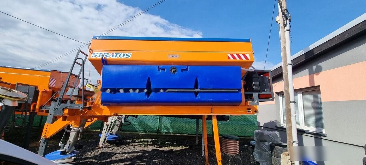 Schmidt odnowiona 2021 - Zout/ Zandstrooier voor Gemeentelijke machine/ Speciaal: afbeelding 2 Schmidt odnowiona 2021 - Zout/ Zandstrooier voor Gemeentelijke machine/ Speciaal: afbeelding 2