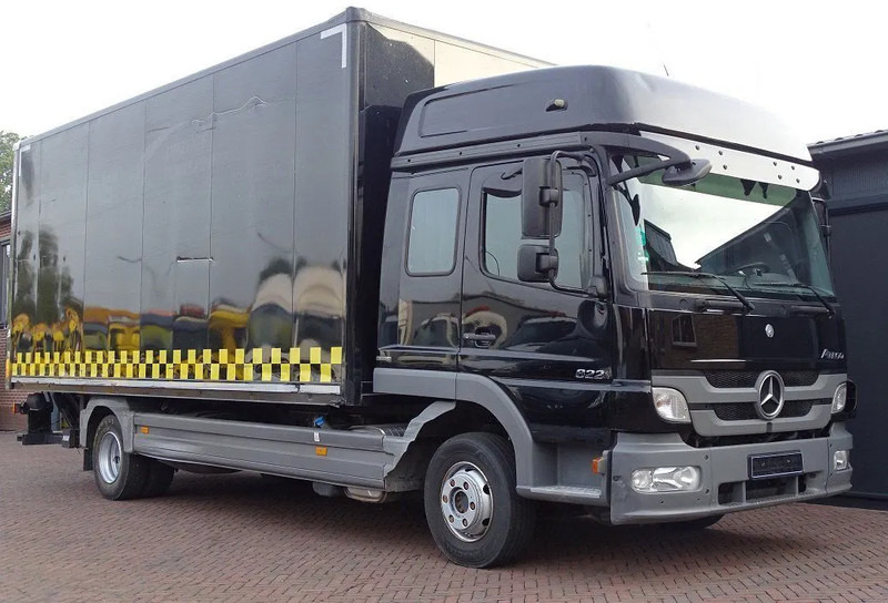Mercedes-Benz Atego CREWCAB 6 SEATS standheizung lbw 1.5 ton - Bakwagen: afbeelding 1 Mercedes-Benz Atego CREWCAB 6 SEATS standheizung lbw 1.5 ton - Bakwagen: afbeelding 1