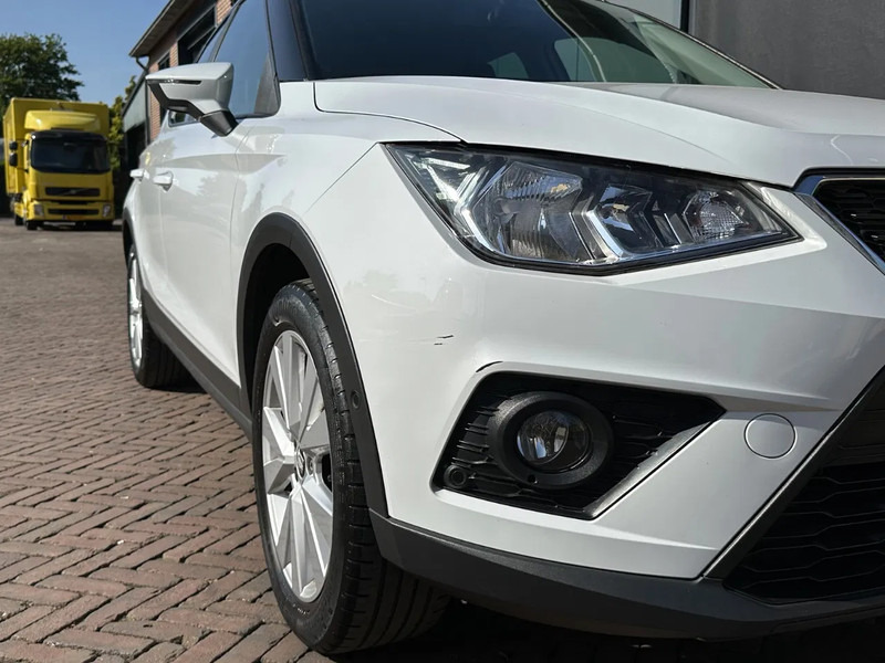 SEAT Arona 1.0 TSI Style Business Intense Dealeronderhouden Cruise Clima Navi Camera Parkeersensoren Lmv - Hatchback: afbeelding 4 SEAT Arona 1.0 TSI Style Business Intense Dealeronderhouden Cruise Clima Navi Camera Parkeersensoren Lmv - Hatchback: afbeelding 4