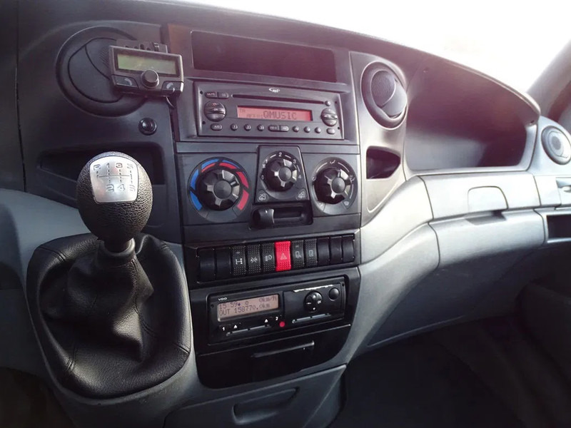 Iveco Daily 35C18 BE TREKKER 3 ZITS EURO 5 12 TON - Trekker: afbeelding 4 Iveco Daily 35C18 BE TREKKER 3 ZITS EURO 5 12 TON - Trekker: afbeelding 4