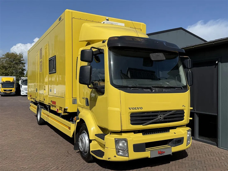 Volvo FL 12.240 Airco 2x bed Douche Heater - Bakwagen: afbeelding 1 Volvo FL 12.240 Airco 2x bed Douche Heater - Bakwagen: afbeelding 1
