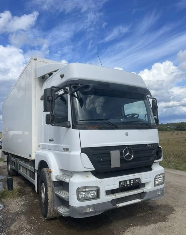 MERCEDES-BENZ AXOR PRZEBIEG TYLKO 322000 KM!!!! - Isotherm vrachtwagen: afbeelding 1 MERCEDES-BENZ AXOR PRZEBIEG TYLKO 322000 KM!!!! - Isotherm vrachtwagen: afbeelding 1