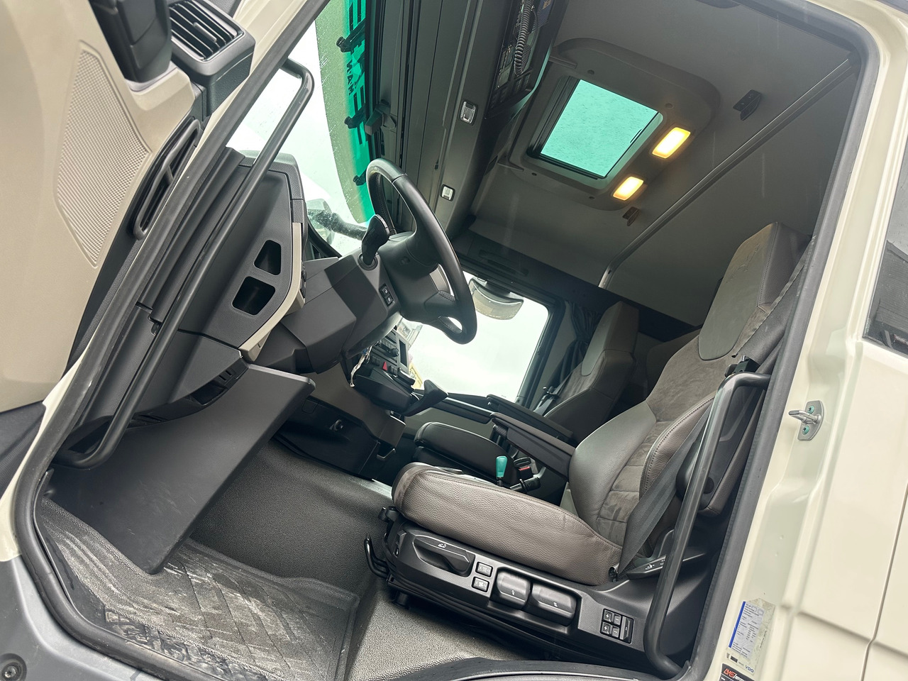MAN TGS 33.520 6X6 BL intarder PENZ 12Z - Houttransport: afbeelding 5 MAN TGS 33.520 6X6 BL intarder PENZ 12Z - Houttransport: afbeelding 5