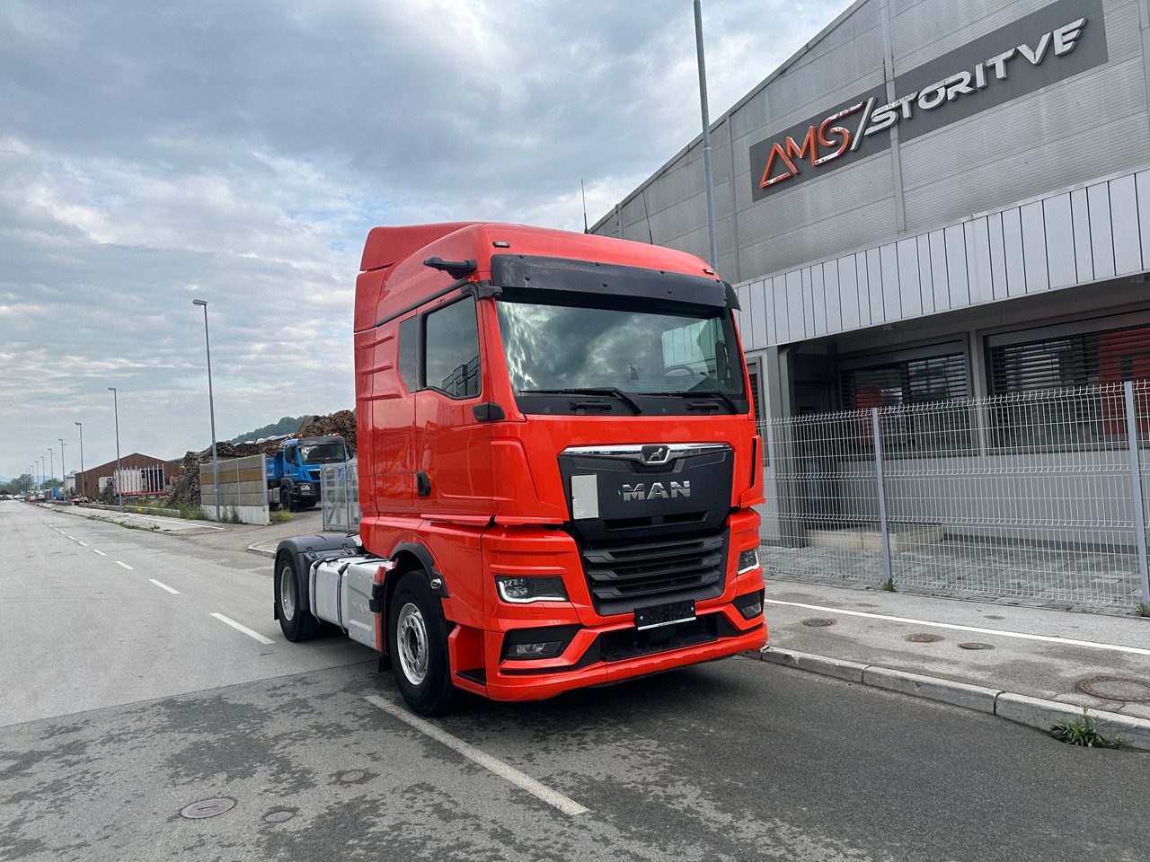 MAN TGX 18.520 4X2 LL Intarder Hydravlika ALU led TV - Trekker: afbeelding 1 MAN TGX 18.520 4X2 LL Intarder Hydravlika ALU led TV - Trekker: afbeelding 1