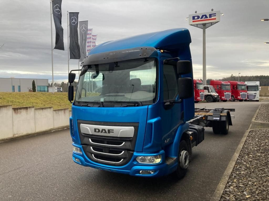 DAF LF 210 FA Standheizung / 5.00m Rd / 7.490kg DAF LF 210 FA Standheizung / 5.00m Rd / 7.490kg - Chassis vrachtwagen: afbeelding 4 DAF LF 210 FA Standheizung / 5.00m Rd / 7.490kg DAF LF 210 FA Standheizung / 5.00m Rd / 7.490kg - Chassis vrachtwagen: afbeelding 4
