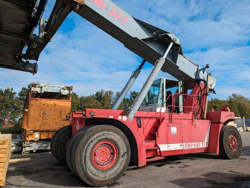 CVS Ferrari F377.5 PB - Reach stacker: afbeelding 1 CVS Ferrari F377.5 PB - Reach stacker: afbeelding 1