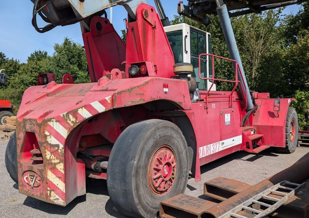 CVS Ferrari F377.5 PB - Reach stacker: afbeelding 2 CVS Ferrari F377.5 PB - Reach stacker: afbeelding 2