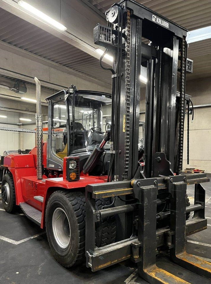 Kalmar DCG120-12 - Diesel heftruck: afbeelding 2 Kalmar DCG120-12 - Diesel heftruck: afbeelding 2