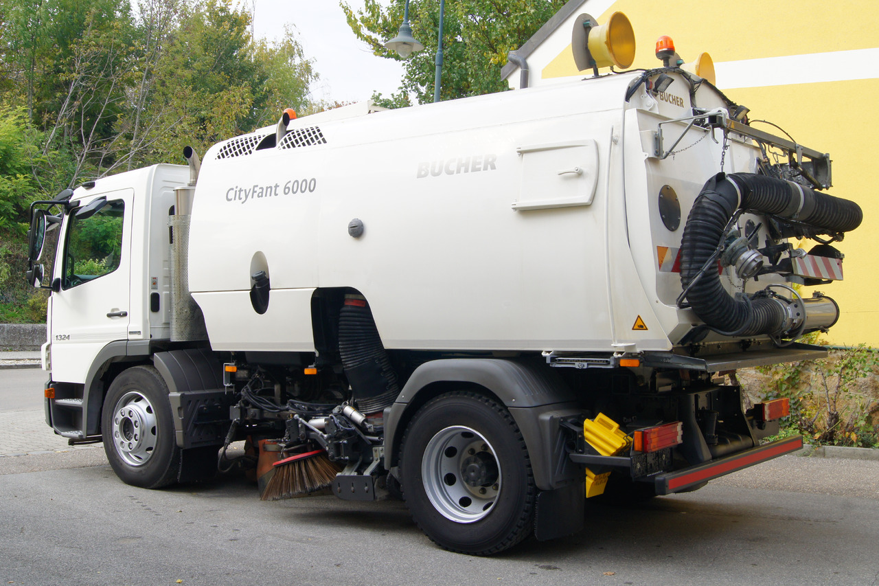MERCEDES-BENZ ATEGO 1324 / BUCHER CityFant 6000 TWIN, beidseitig + Heck, Aufbaumotor - Veegwagen: afbeelding 4 MERCEDES-BENZ ATEGO 1324 / BUCHER CityFant 6000 TWIN, beidseitig + Heck, Aufbaumotor - Veegwagen: afbeelding 4