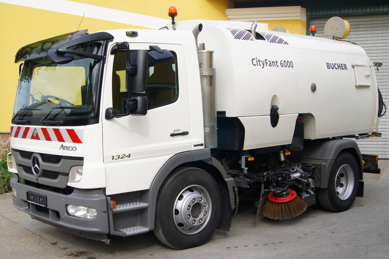 MERCEDES-BENZ ATEGO 1324 / BUCHER CityFant 6000 TWIN, beidseitig + Heck, Aufbaumotor - Veegwagen: afbeelding 2 MERCEDES-BENZ ATEGO 1324 / BUCHER CityFant 6000 TWIN, beidseitig + Heck, Aufbaumotor - Veegwagen: afbeelding 2