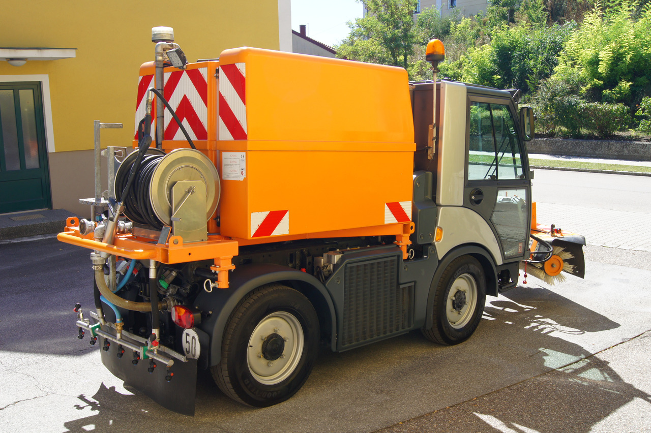 MULTICAR TREMO X56 Carrier CS/4x4/Euro 5/Besen/Wasserfass - Veegwagen: afbeelding 4 MULTICAR TREMO X56 Carrier CS/4x4/Euro 5/Besen/Wasserfass - Veegwagen: afbeelding 4