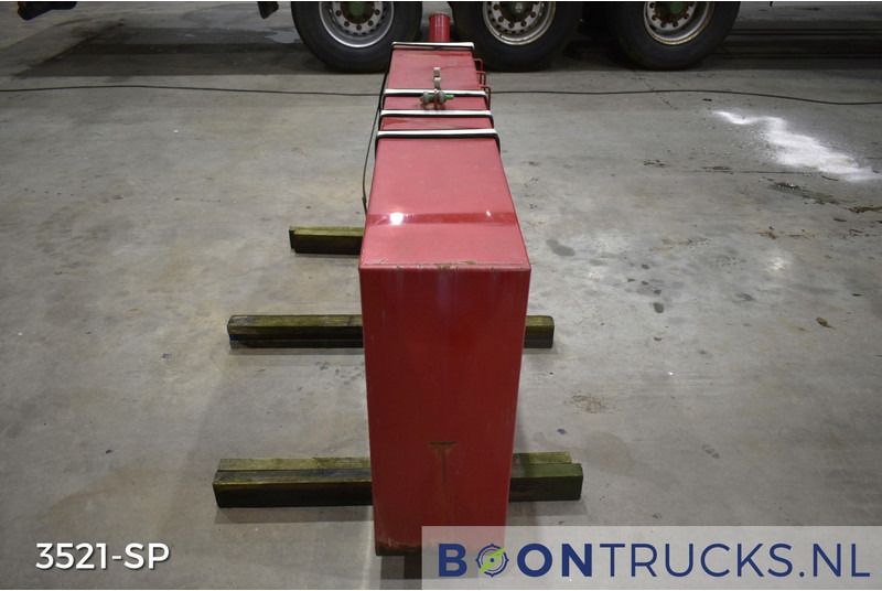 Onbekend BRANDSTOFTANK | L 30 x W 183 x H 77 cm * ca 400 L - Brandstoftank: afbeelding 4 Onbekend BRANDSTOFTANK | L 30 x W 183 x H 77 cm * ca 400 L - Brandstoftank: afbeelding 4