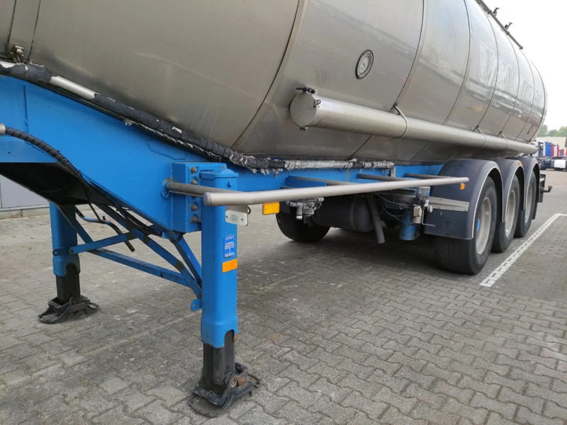 Burg 31500 liter 2 kamer tankoplegger - Tankoplegger: afbeelding 5 Burg 31500 liter 2 kamer tankoplegger - Tankoplegger: afbeelding 5