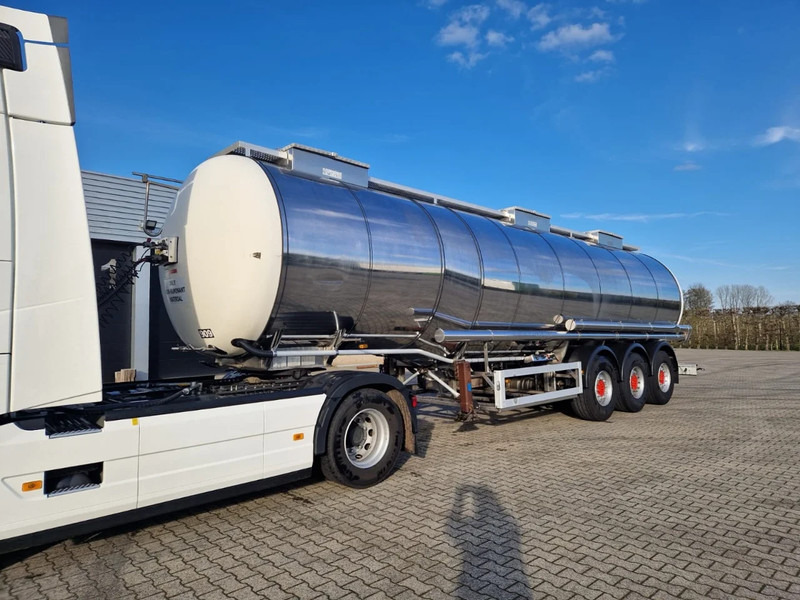 Feldbinder 38000 liter 3 kamer tankoplegger met CIP Leiding - Tankoplegger: afbeelding 1 Feldbinder 38000 liter 3 kamer tankoplegger met CIP Leiding - Tankoplegger: afbeelding 1