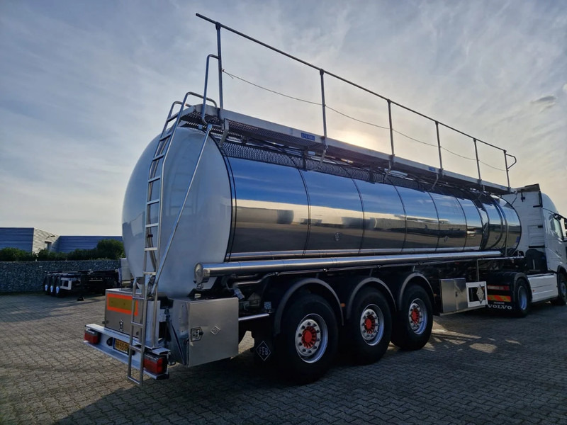 Feldbinder 38000 liter 3 kamer tankoplegger met CIP Leiding - Tankoplegger: afbeelding 5 Feldbinder 38000 liter 3 kamer tankoplegger met CIP Leiding - Tankoplegger: afbeelding 5