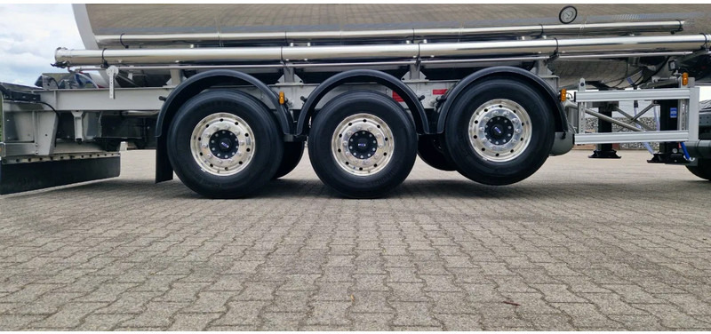 Magyar 32000 liter levensmiddelen tankoplegger NEW/NIEUW/NEU - Tankoplegger: afbeelding 5 Magyar 32000 liter levensmiddelen tankoplegger NEW/NIEUW/NEU - Tankoplegger: afbeelding 5