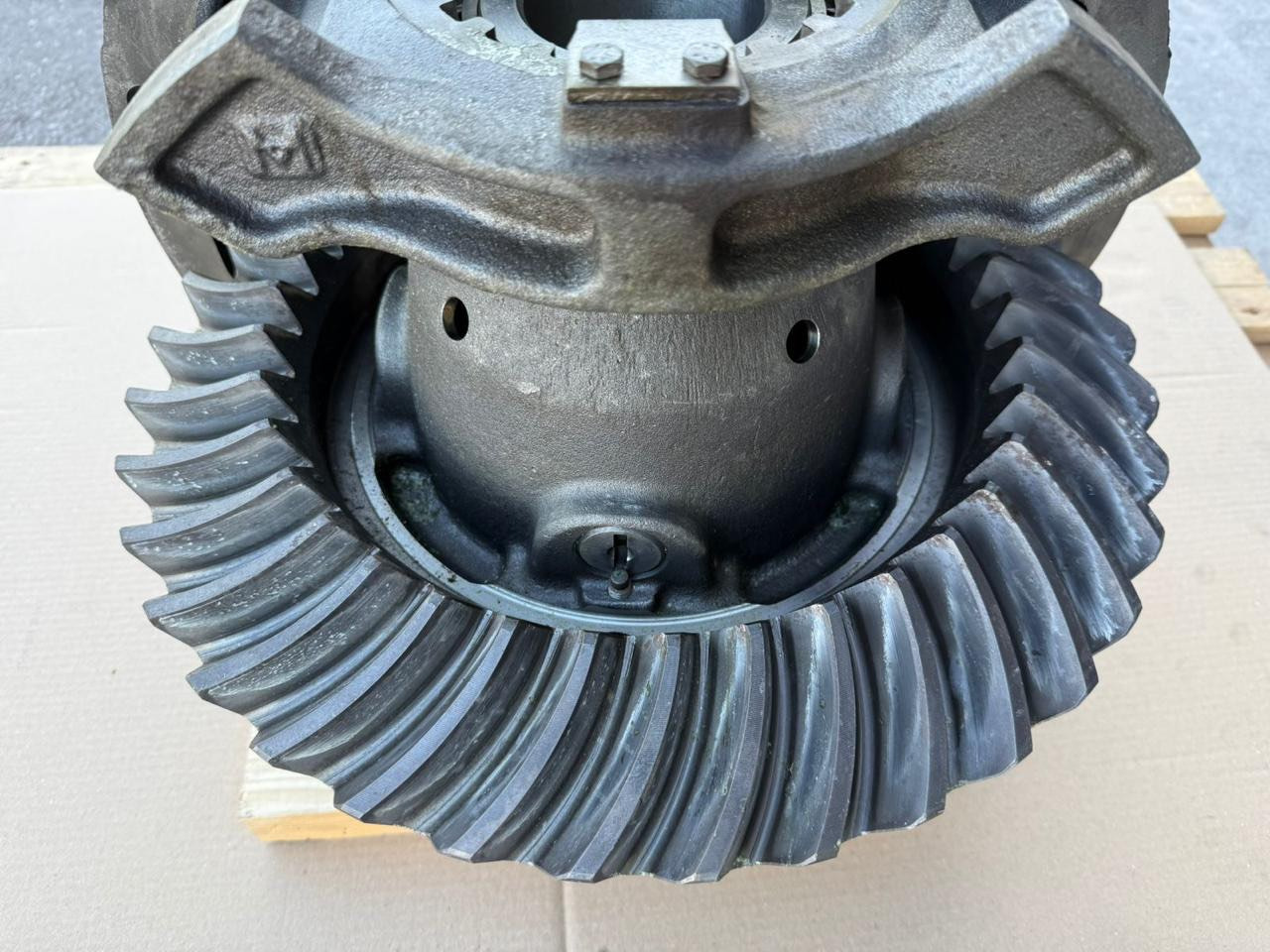 VOLVO Differential Groups 20864048 - As en onderdelen voor Vrachtwagen: afbeelding 3 VOLVO Differential Groups 20864048 - As en onderdelen voor Vrachtwagen: afbeelding 3