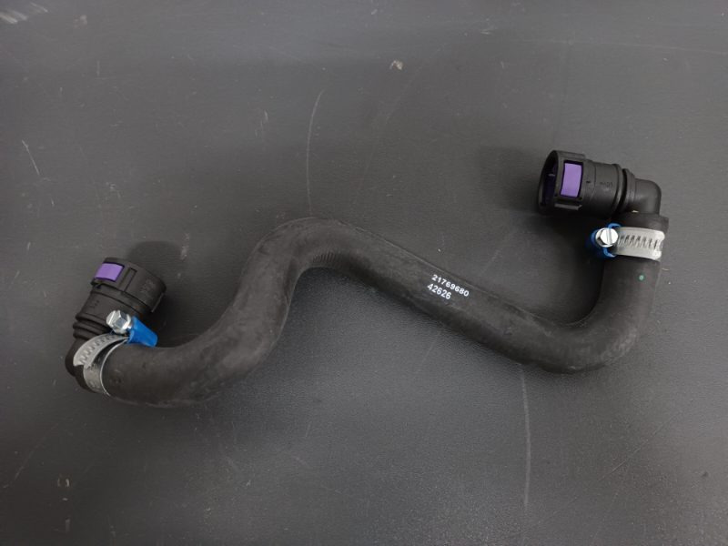 VOLVO HOSE - 21769680 - Remleiding/ Remslang voor Vrachtwagen: afbeelding 1 VOLVO HOSE - 21769680 - Remleiding/ Remslang voor Vrachtwagen: afbeelding 1