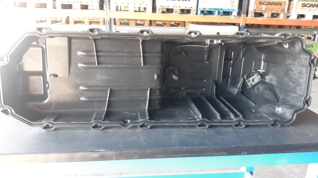 VOLVO OIL PAN 23424389 - Carterpan voor Vrachtwagen: afbeelding 2 VOLVO OIL PAN 23424389 - Carterpan voor Vrachtwagen: afbeelding 2