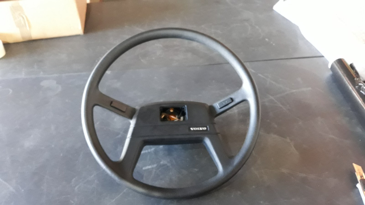 VOLVO STEERING WHEEL - 1607359 - Stuurwiel voor Vrachtwagen: afbeelding 1 VOLVO STEERING WHEEL - 1607359 - Stuurwiel voor Vrachtwagen: afbeelding 1
